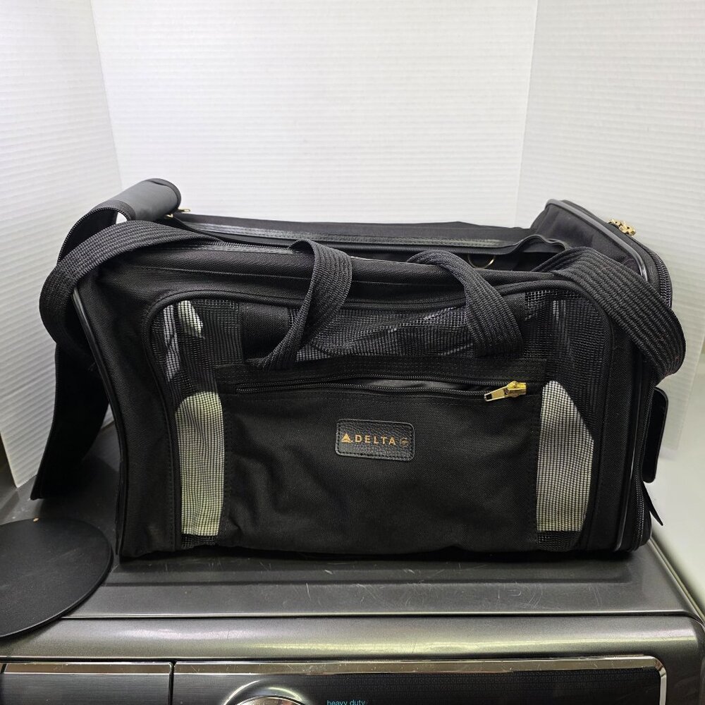 Sherpa Delta Deluxe Soft Sided Pet Carrier Medium up to 16lbs Airline Approved